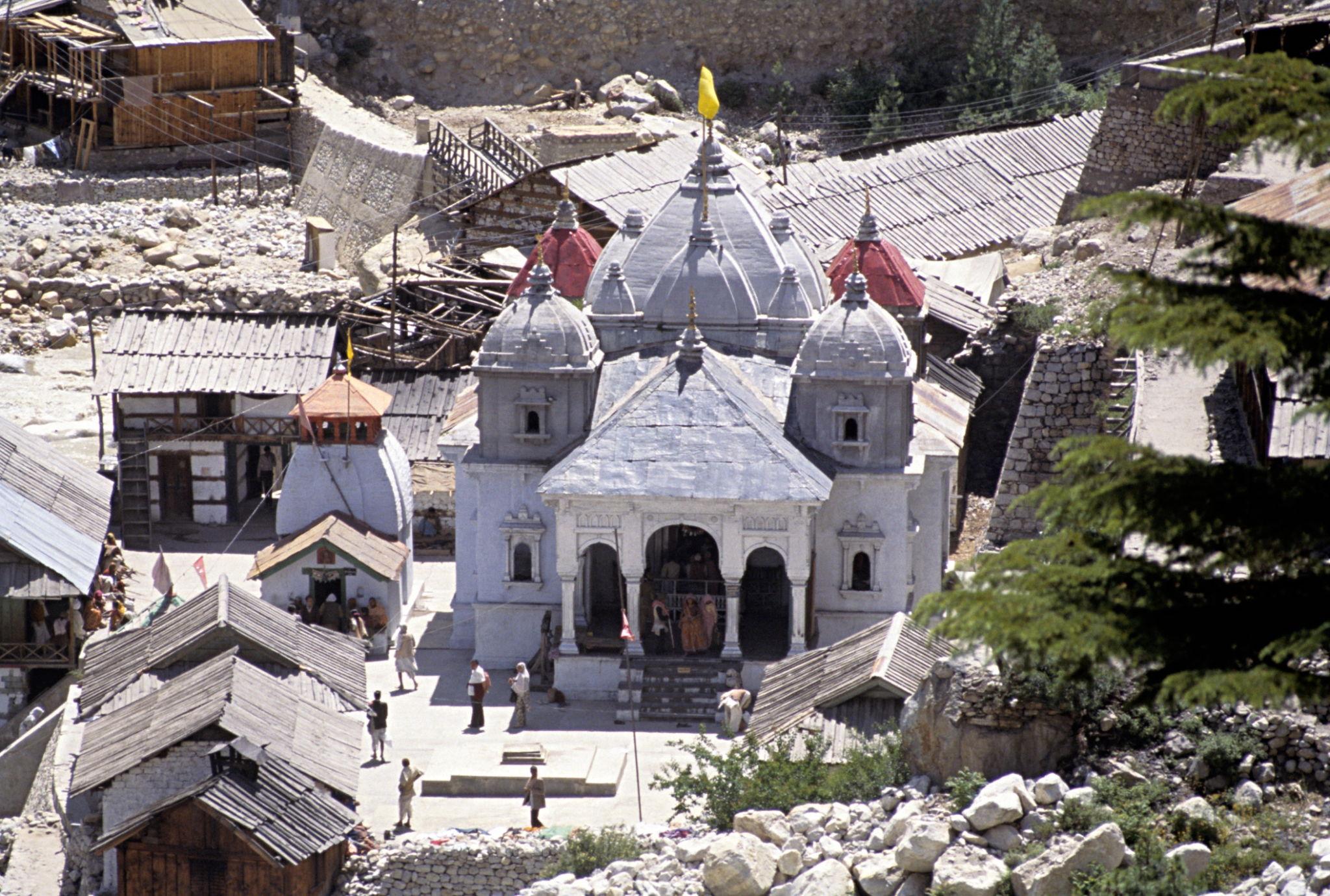 Gangotri temple Bhagirathi river